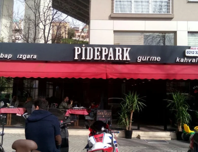 İşletme cephesinde körüklü tente