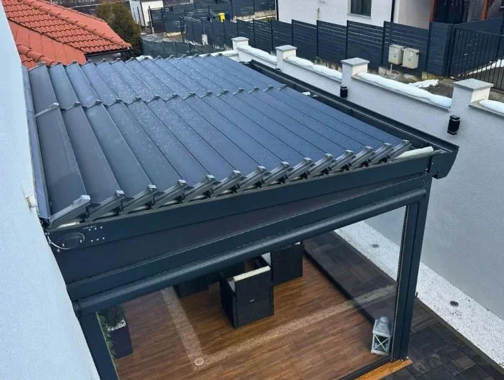 Üstten görülen hareketli Rolling Roof tavan