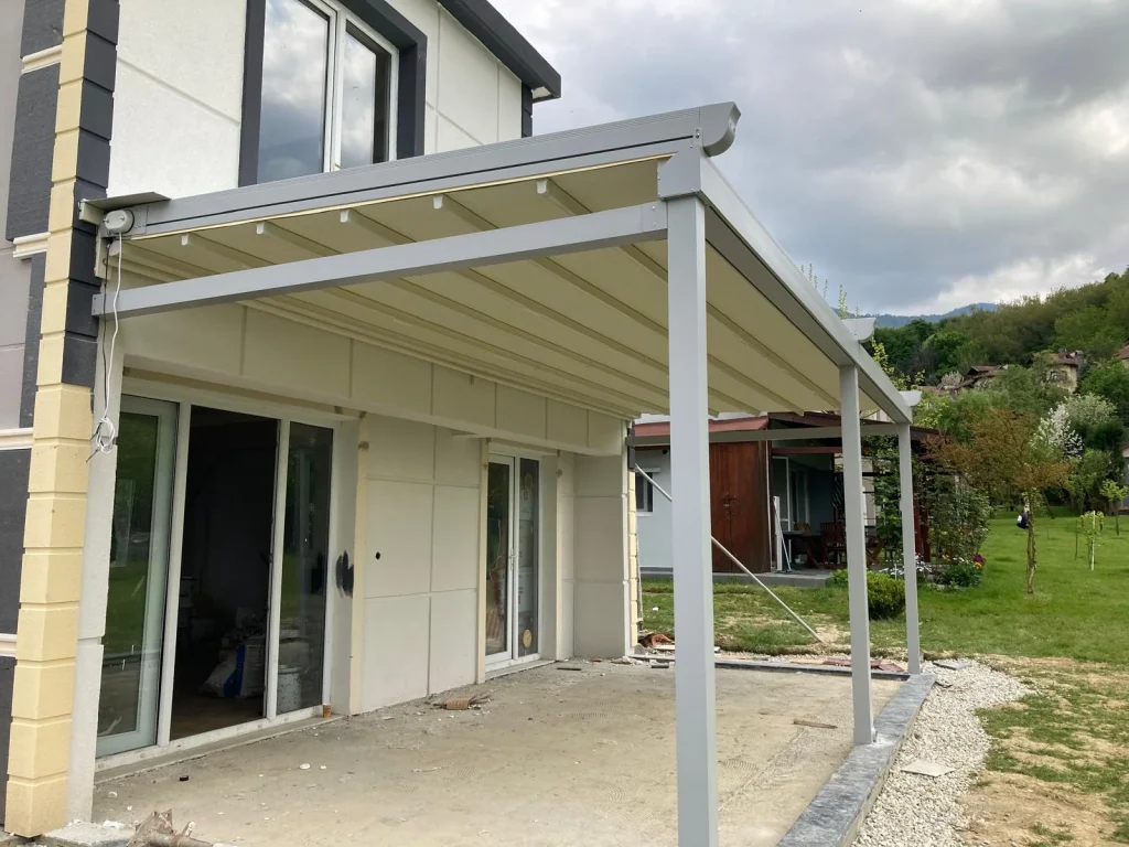 Bahçe katında pergola uygulaması